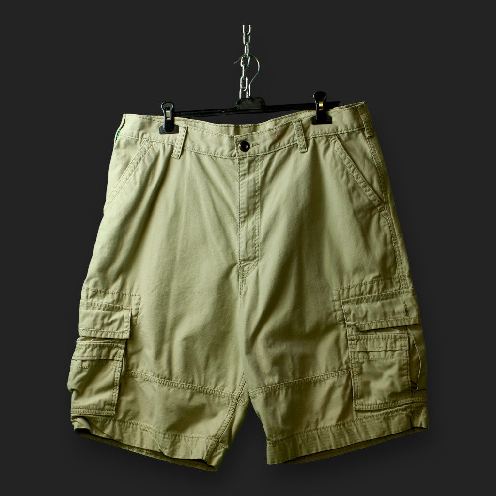 Levi's Cargo Shorts (Size-40)