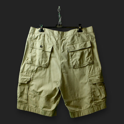 Levi's Cargo Shorts (Size-40)