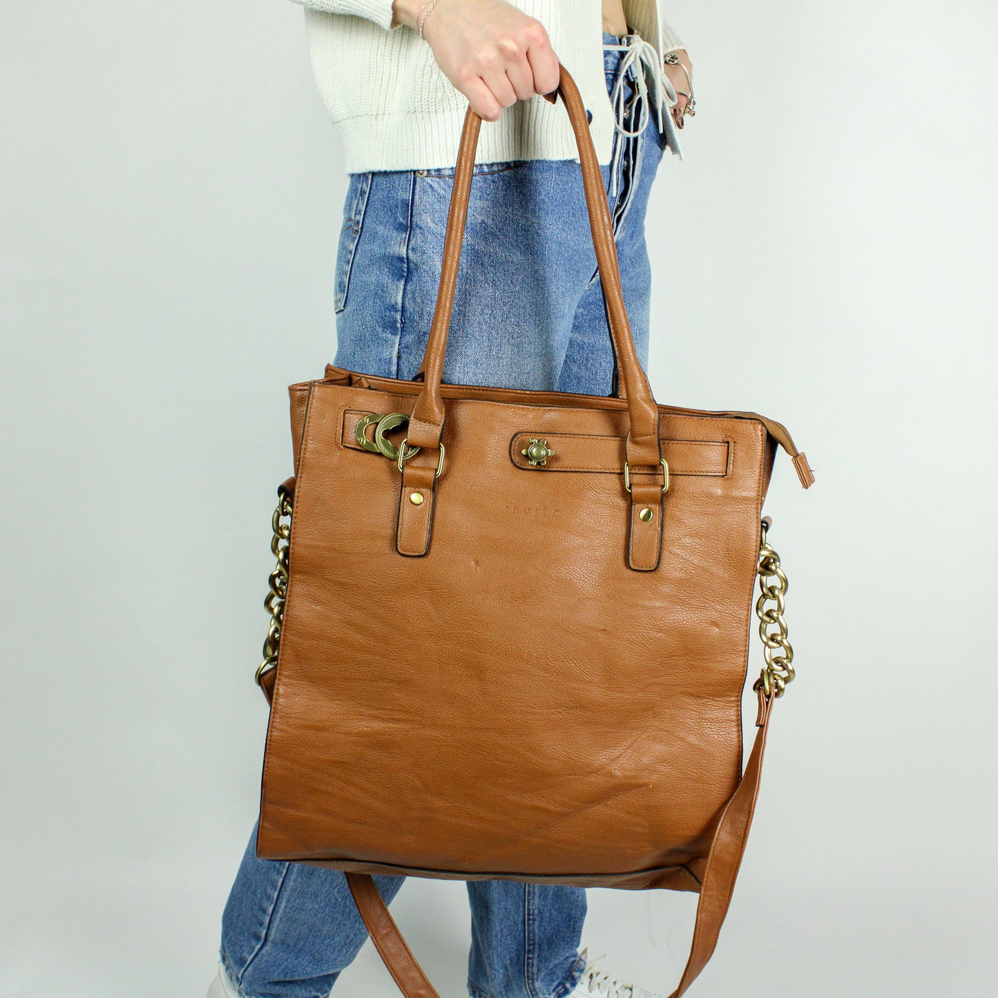 Invito Big Shoulder Bag