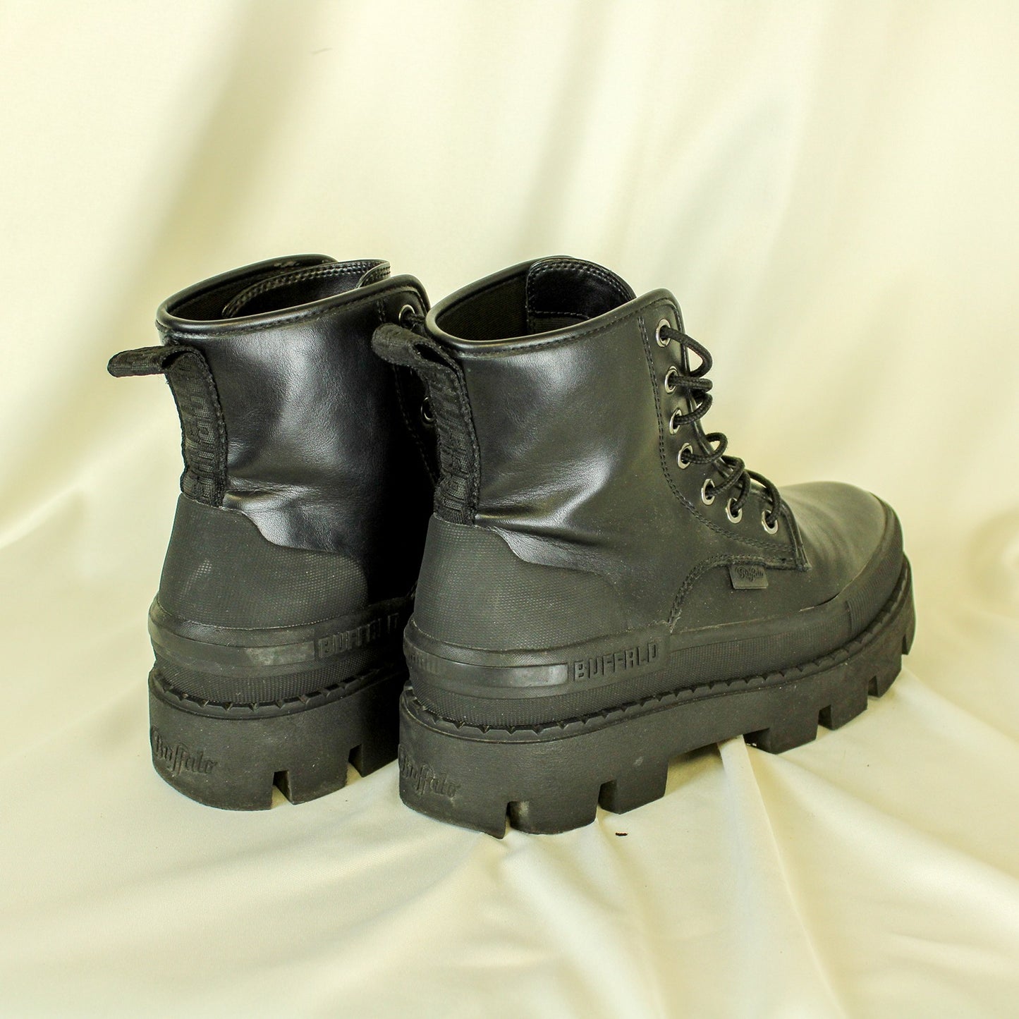 Buffalo Reven Laceup Hi Bakancs (Size-40)