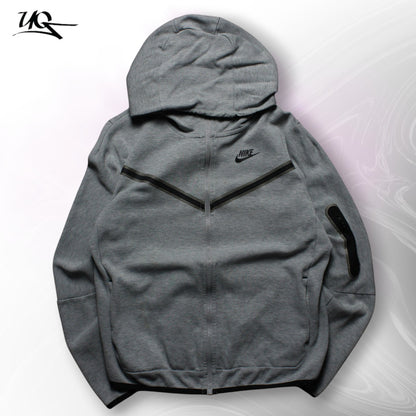 Nike Tech Fleece Hoodie (Kids-158cm)